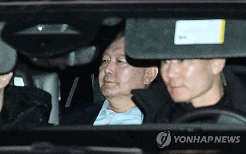 CORÉE DU SUD [EXCLUSIVITÉ]: Le président Yoon Suk Yeol est placé sous mandat de dépôt