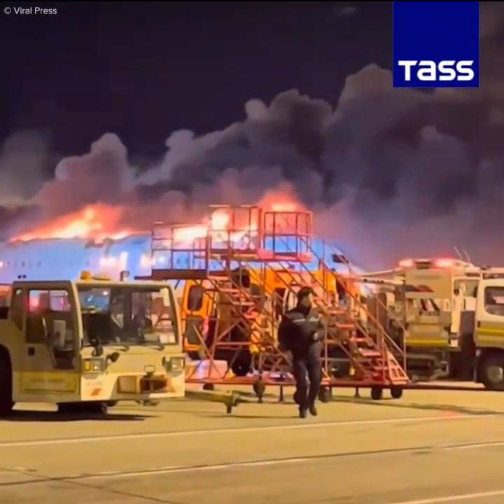 CORÉE DU SUD: Un avion de ligne en feu